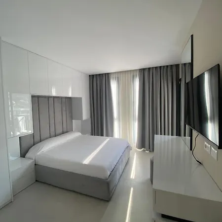 Elegant Flat X3 W Parking!