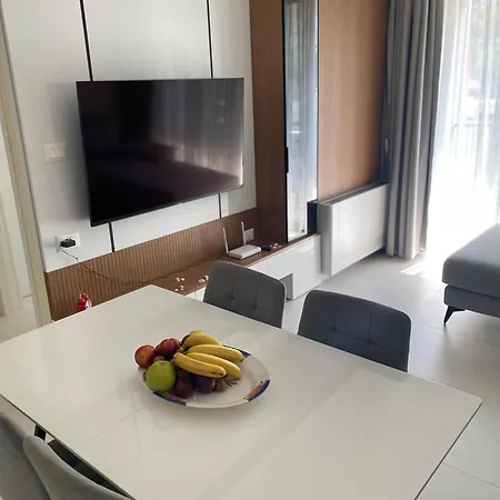 Elegant Flat X3 W Parking! Vlorë